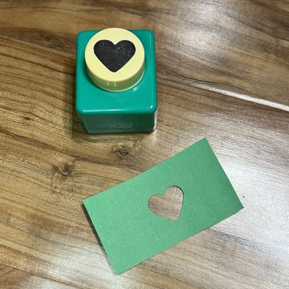 Small HEART Decorative Paper Punch Scrapbook Card making Craft Art‎ DIY by CARL - Picture 3 of 3